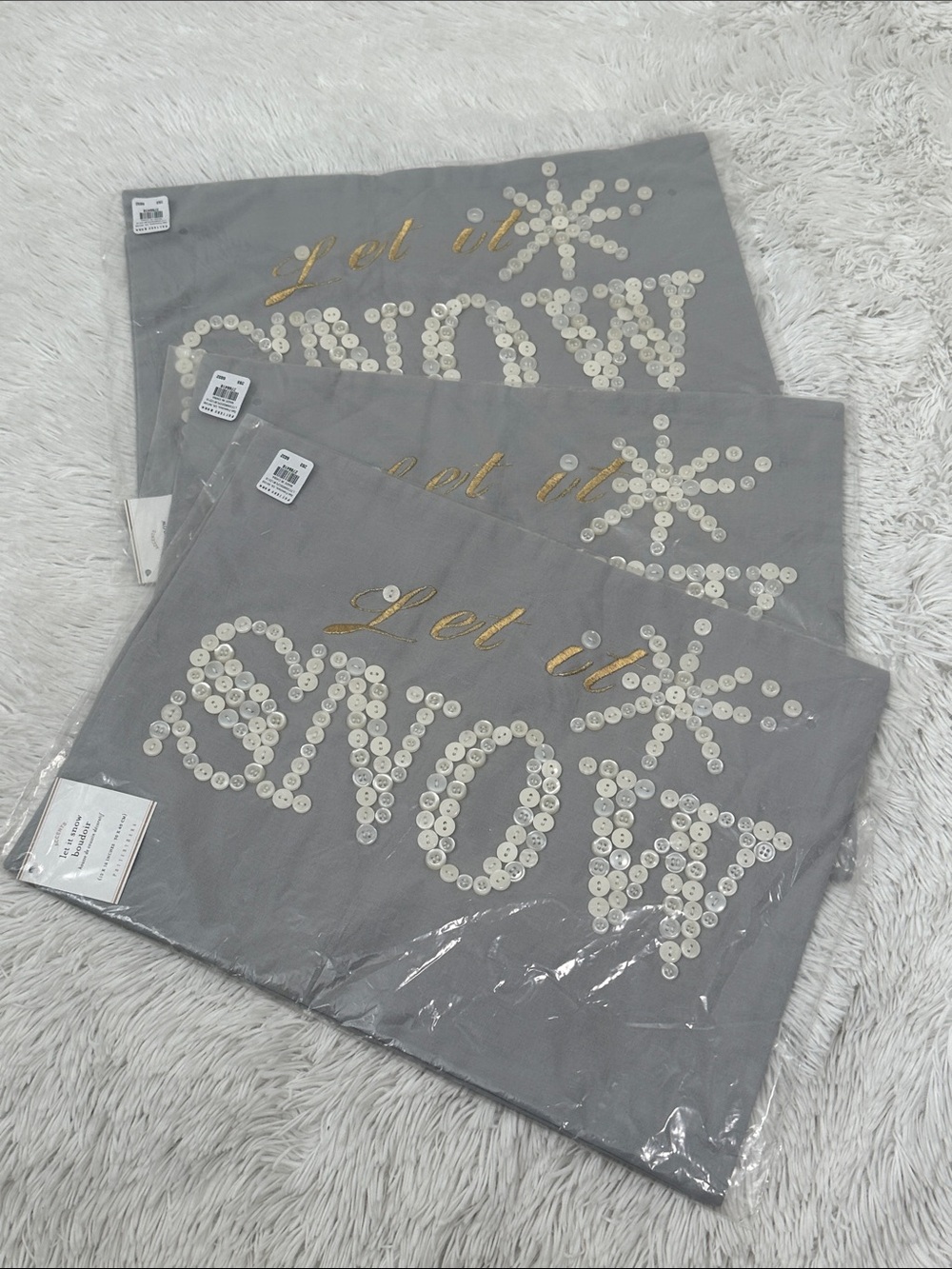 🌴 NWT Set of 3 Pier 1 Throw Pillow Covers 12”x16” Let it Snow